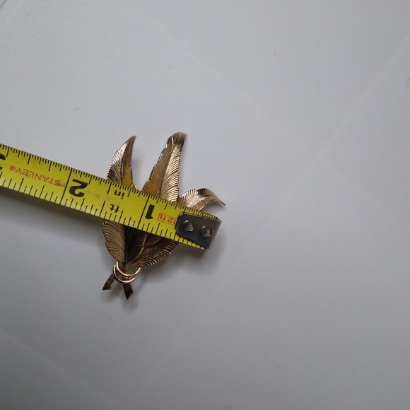 Vintage Metal 3 Feather Brooch - Picture 14 of 14